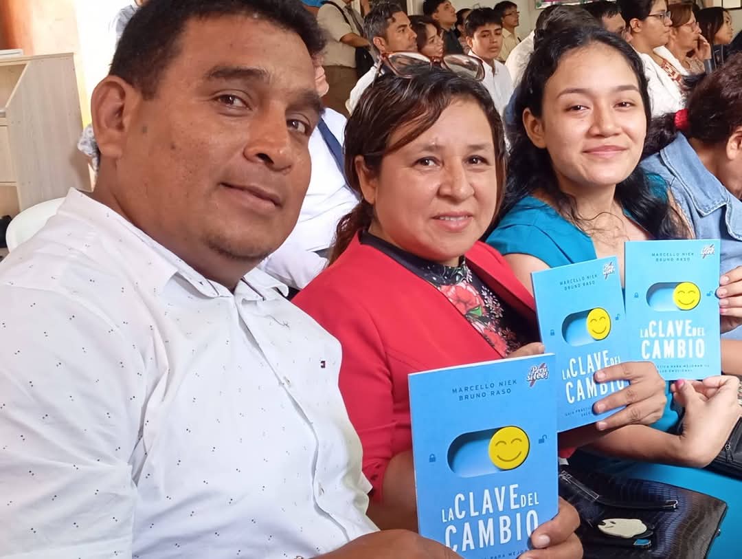 elmersalazar10's tweet photo. En Tumbes se moviliza la iglesia  para compartir  esperanza con el Libro misionero " La clave del cambio"@AdventistasMPN @FSOPLAPUCO @pr_rogermera @RaulRiosVasquez
#impactoesperanza https://t.co/fEuM1EgMyq