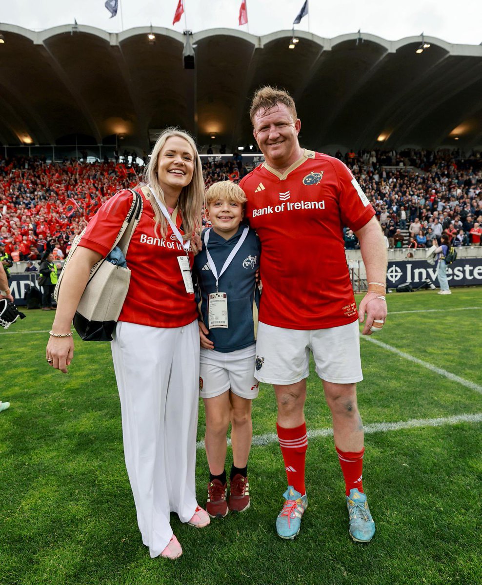 Munsterrugby's tweet photo. Munster legend Stephen Archer, 300 not out 🫡

#SUAF 🔴 | #UBBvMUN https://t.co/dQrk2swmIA
