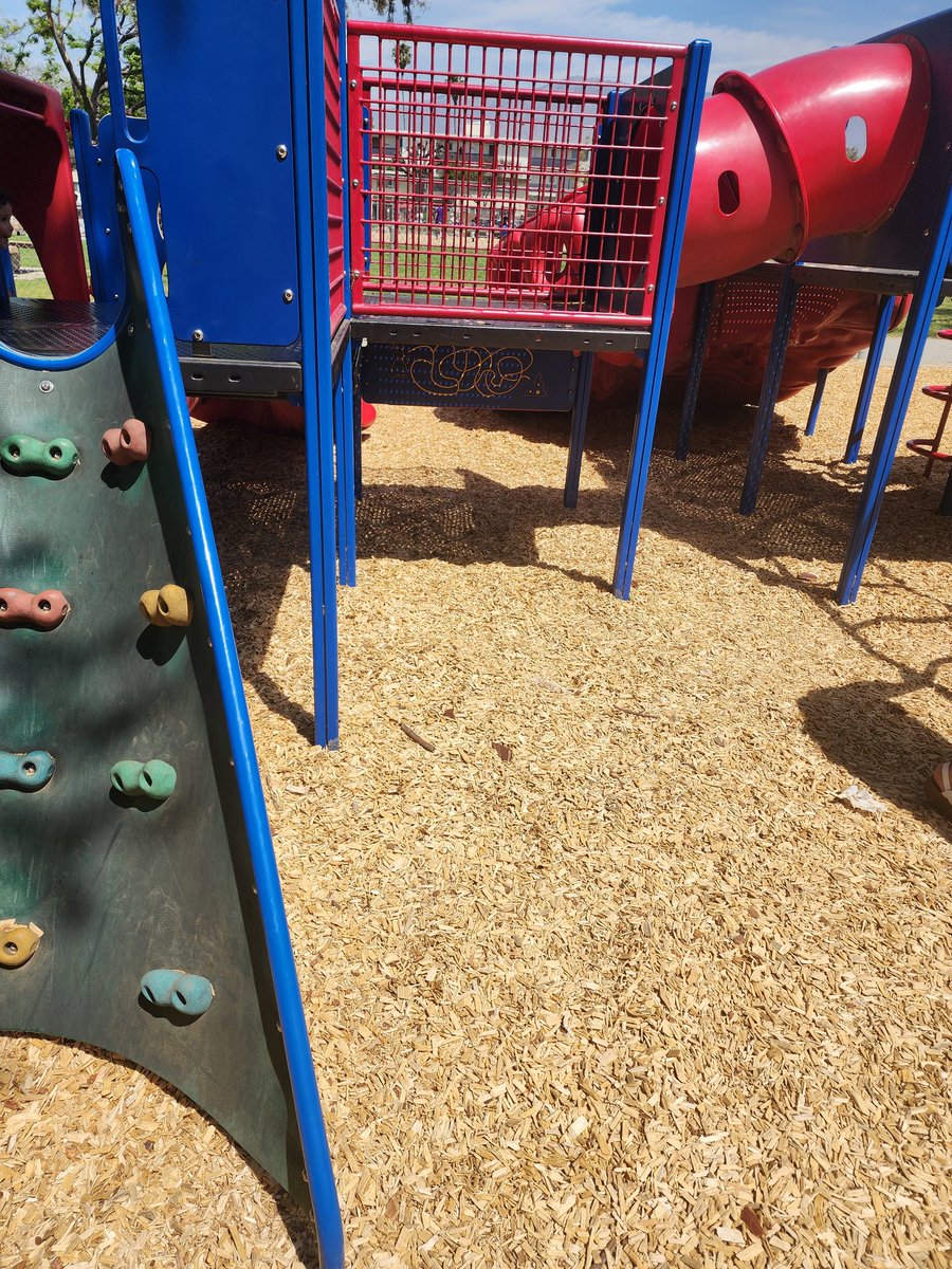 kwokyu's tweet photo. Whenever I go to one of these newer playgrounds I feel super anxious with wood chips. (I grew up with sand.) Is it safe to not get splinters? 🤔
#MillenialMentality https://t.co/KhOM8x2ITi
