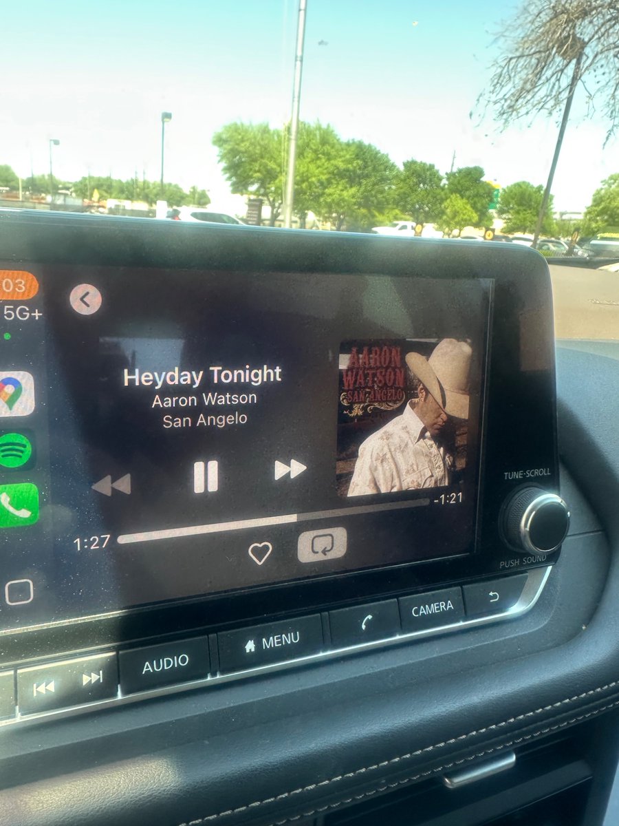 Headed to stephenville with the bonus of seeing the best hugs in the scene <a href="/aaron_watson/">Aaron Watson</a>! Think he’d sign my H-E-B name tag?