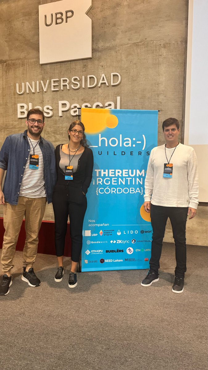 criptodery's tweet photo. Empezamos Criptódery para ser un puente 💜 Y no vamos a parar hasta lograrlo… 🫡

No solo un puente educativo para la adopción, sino también con productos que conecten con las personas y acerquen el mundo cripto a la vida real.

Hoy en #EthereumArgentinaCordoba  en nuestra Córdoba querida 🇦🇷, parte del equipo de Criptódery estuvo presente, escuchando y participando de conversaciones que nos tocan el corazón del proyecto.

Como dijo Marta Echarri (ex JP Morgan) en su charla con Adrián Sáenz: ➡️hay que pensar en las MariCármenes del mundo.

🧍‍♂️🧍‍♀️🧍Personas comunes que no buscan volverse expertas en blockchain, sino tener acceso real a nuevas oportunidades.

Ahí está nuestro norte. 🌎

Las ciudadanas y ciudadanos de a pie.
Los que están listos para aprender, decidir, crecer en el ecosistema cripto.
Los que necesitan una guía clara, una herramienta confiable, un lugar que hable su lenguaje.

Ese es el rol que elegimos jugar.

Por eso escuchamos, por eso construimos, por eso seguimos 🥹

#EthereumArgentina #Cripto #EducaciónCripto  #Web3 #CryptoEducation #Latinoamérica