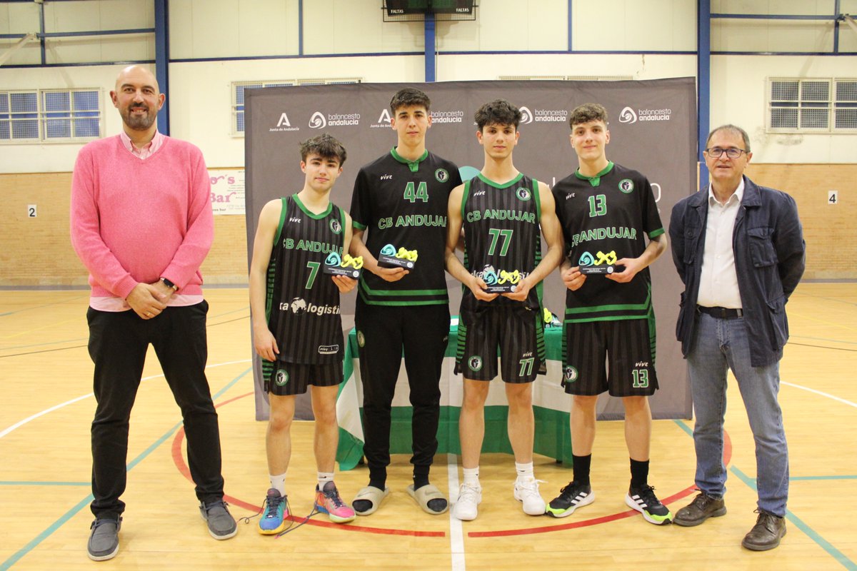 FABJaen's tweet photo. 🥇 @CBAndujar Negro se proclaman Campeones del 🏆Campeonato Provincial 3️⃣x3️⃣ U17⛹️

Enhorabuena a todos sus integrantes por el gran campeonato realizado y clasificación para el Campeonato Andaluz 👏👏👏 https://t.co/LFeXWokfQm
