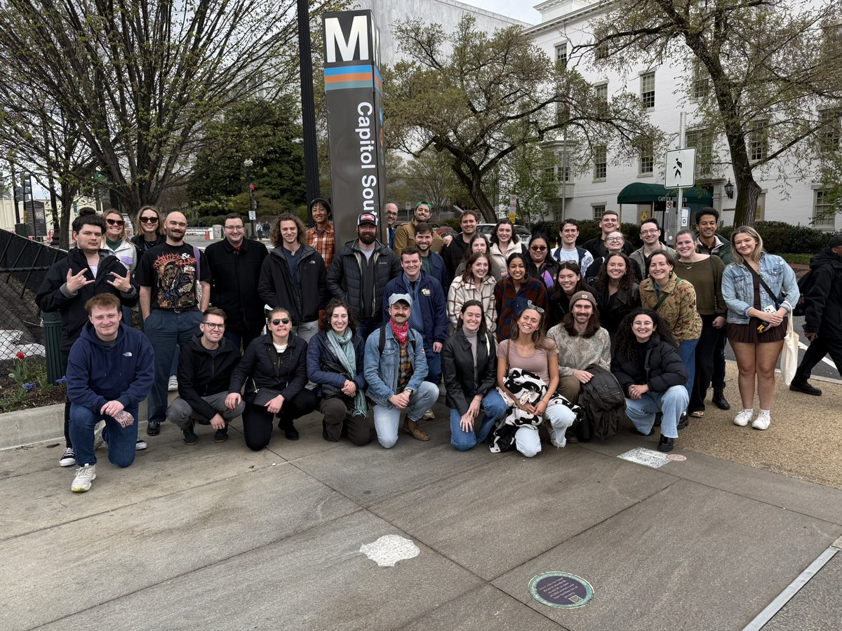 BrandonPytel's tweet photo. Another successful Metro crawl in action. Next stop: Federal Triangle SW. What’s the chance @wmataGM joins us for a drink? 👀🍻 https://t.co/EGjxTaQdIF