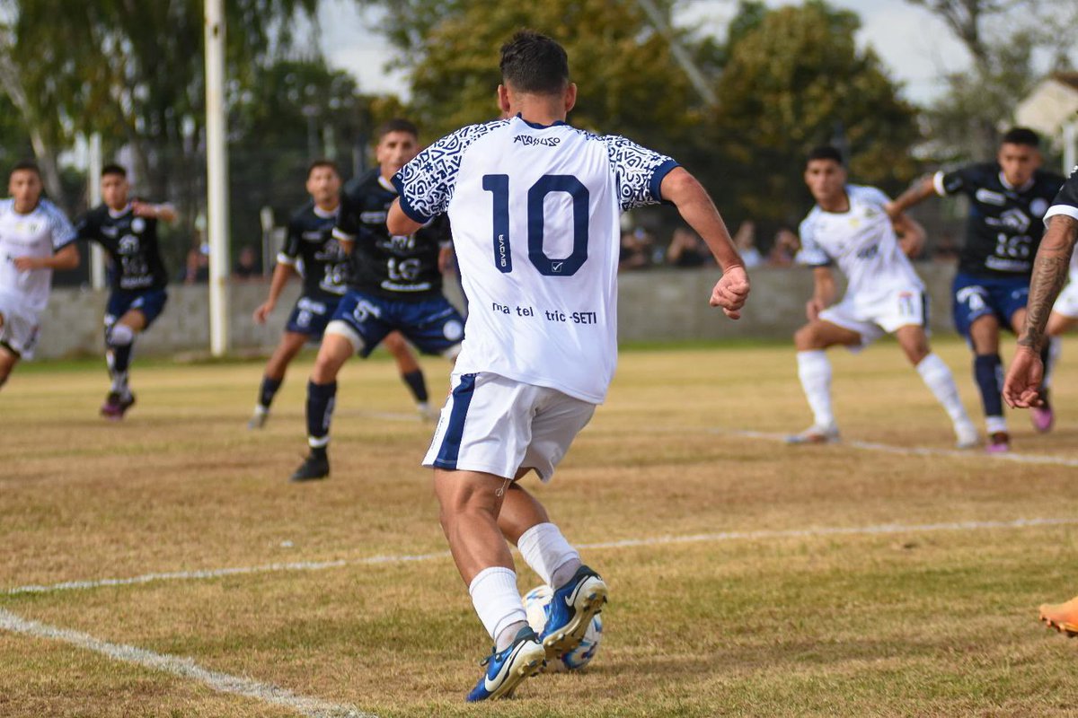 AcassusoOficial's tweet photo. ⏱️ 30’ PT
#Acassuso 1️⃣
#DepMerlo 0️⃣
#VamosSsuso
💙🤍💙 https://t.co/orKNui0mR4
