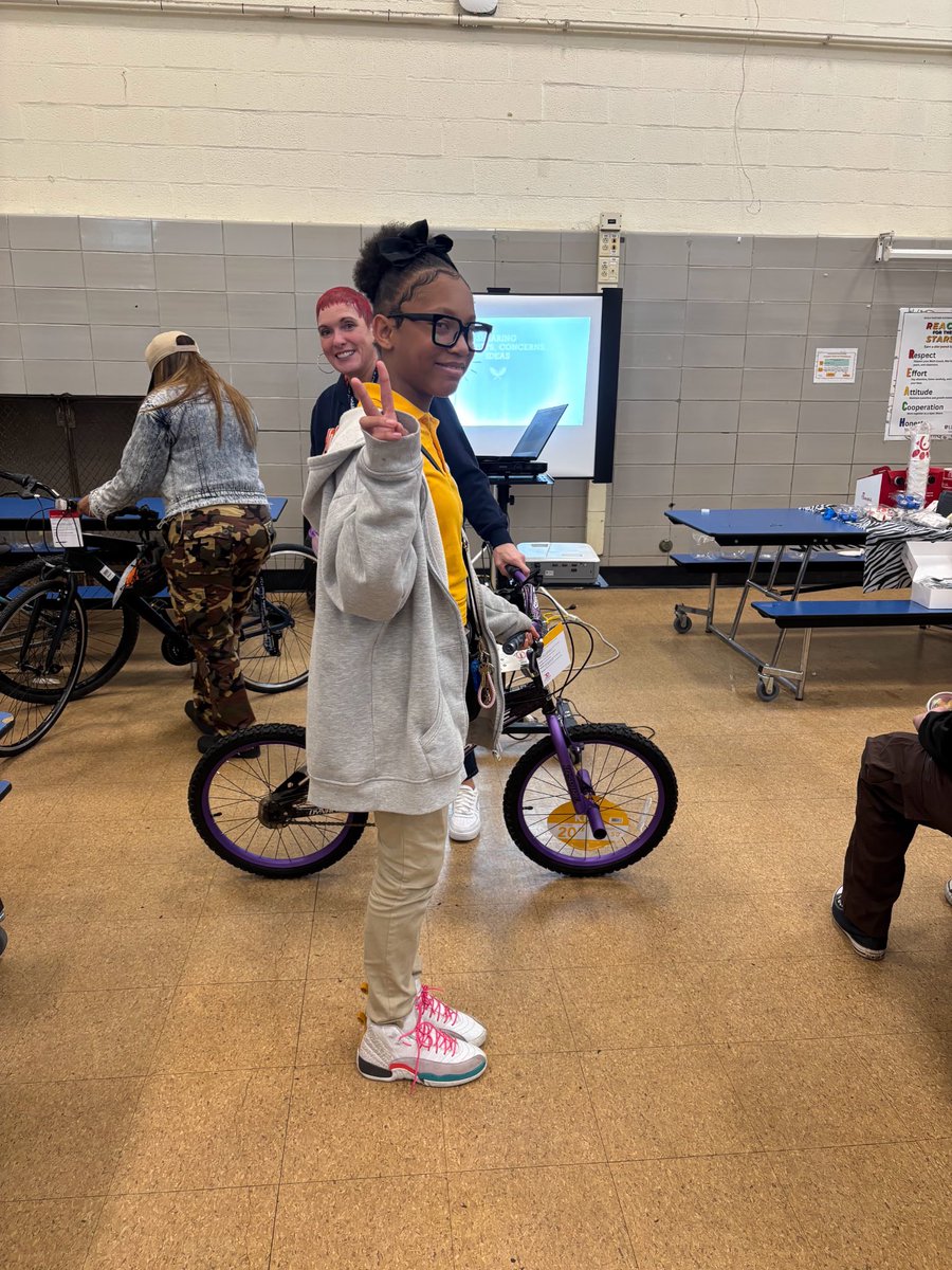 Congrats to our “Biking to Success” 3rd quarter attendance incentive winners! Students with improved chronic absenteeism were entered into a raffle for a chance to win a brand new bike! Regular attendance leads to better academic outcomes! #falconsflyhigh🦅