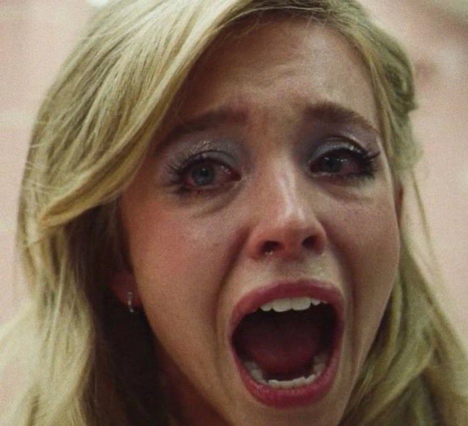 Eli_books_king's tweet photo. Yo con esa NOVIA LECTORA que subió los votos de su esposo y él dijo: "Tal vez no sea Rhysand, ni Roman o MAXON, pero prometo darte ese amor de fantasía que mereces"
Y luego dijo "Perdón si no estoy a la altura de todos los personajes de los que te has enamorado..." https://t.co/AcEneRZIs7