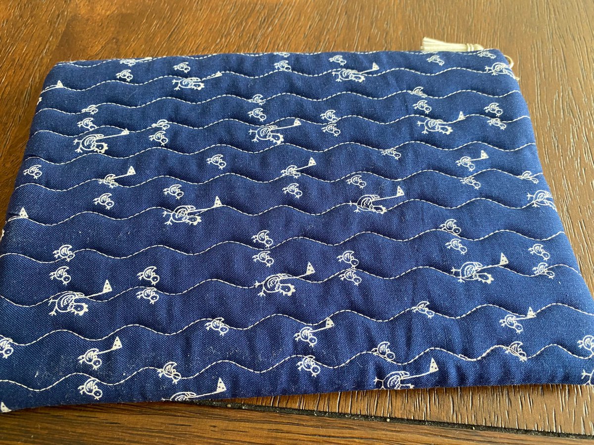 angelhw1956's tweet image. Quilted Two Tone Zipper Pouch tuppu.net/6cddc527 #Etsy #TeaTimeQuiltsnMore #RotaryCutter