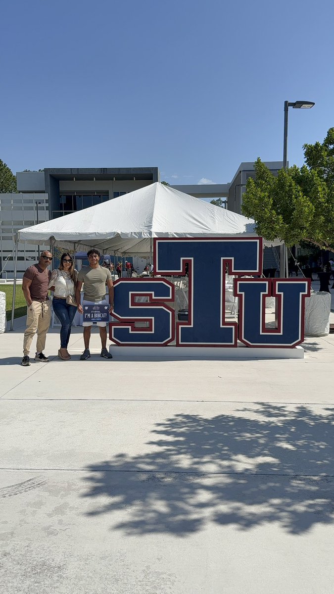 jessyljo's tweet photo. Had fun @StThomasUniv #Admissionsday It’s official!! Proud to join the #STUBobcat family!! https://t.co/QveV8fNUSM