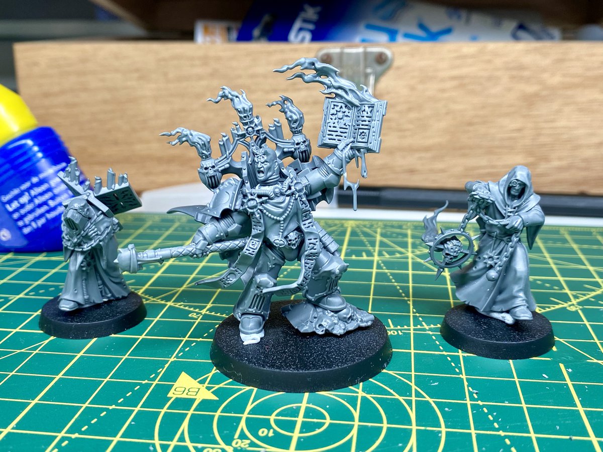 JD1047x's tweet photo. Snagged a copy of the Combat Patrol magazine with the Dark Apostle &amp; his monk mates this week. Awesome minis, love the gothic style and pose like he’s conducting a sermon 10/10. https://t.co/9T3Xn2bA7C