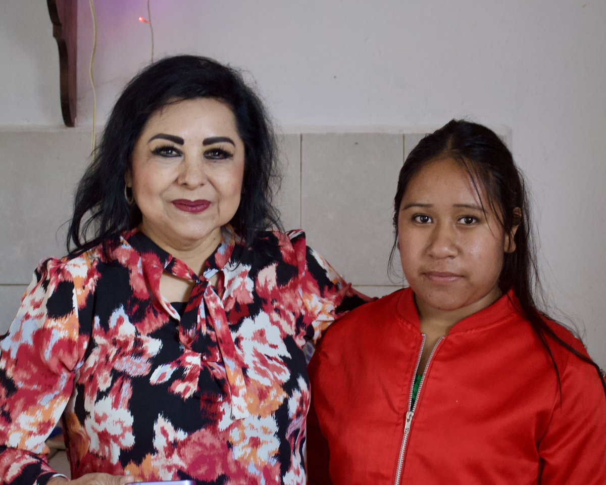 Como parte de mi compromiso por visitar los municipios más alejados e informar sobre el proceso de elección del 1 de junio, acudí al Mercado Municipal de Chichiquila, donde di a conocer las ocho propuestas que componen mi proyecto para recuperar la #SupremaCorte. 

Hablé con