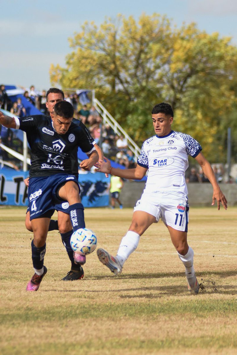 AcassusoOficial's tweet photo. ⏱️ 40’ PT
#Acassuso 1️⃣
#DepMerlo 0️⃣
#VamosSsuso
💙🤍💙 https://t.co/ndewybMHpJ