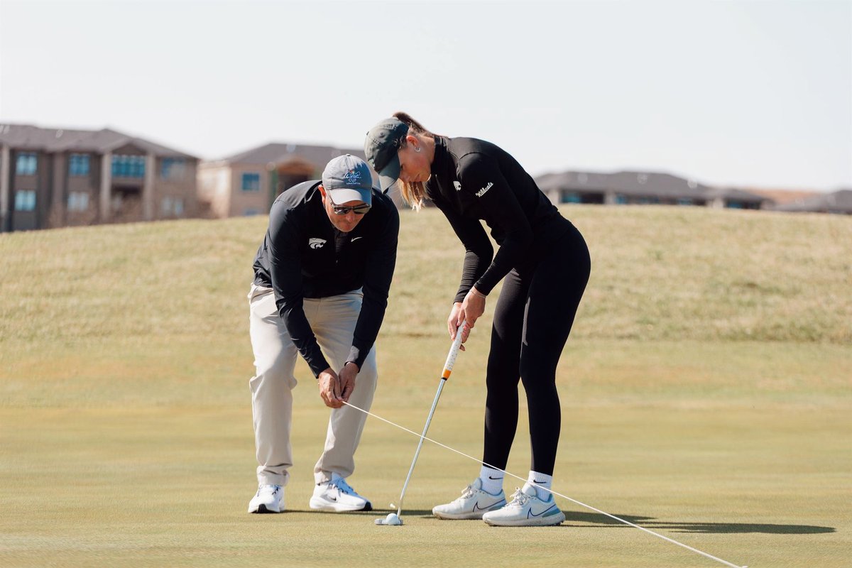 Noa_van_Beek's tweet photo. Smiling because itโs BIG 12 week!๐#conference #big12 #preps #putting #hardwork #postseason #kstatewgolf #collegegolf #d1 #golf #gocats #forp #stoxenergy #staminapropatches #rosemarkgrips https://t.co/1CS9I8rtiG