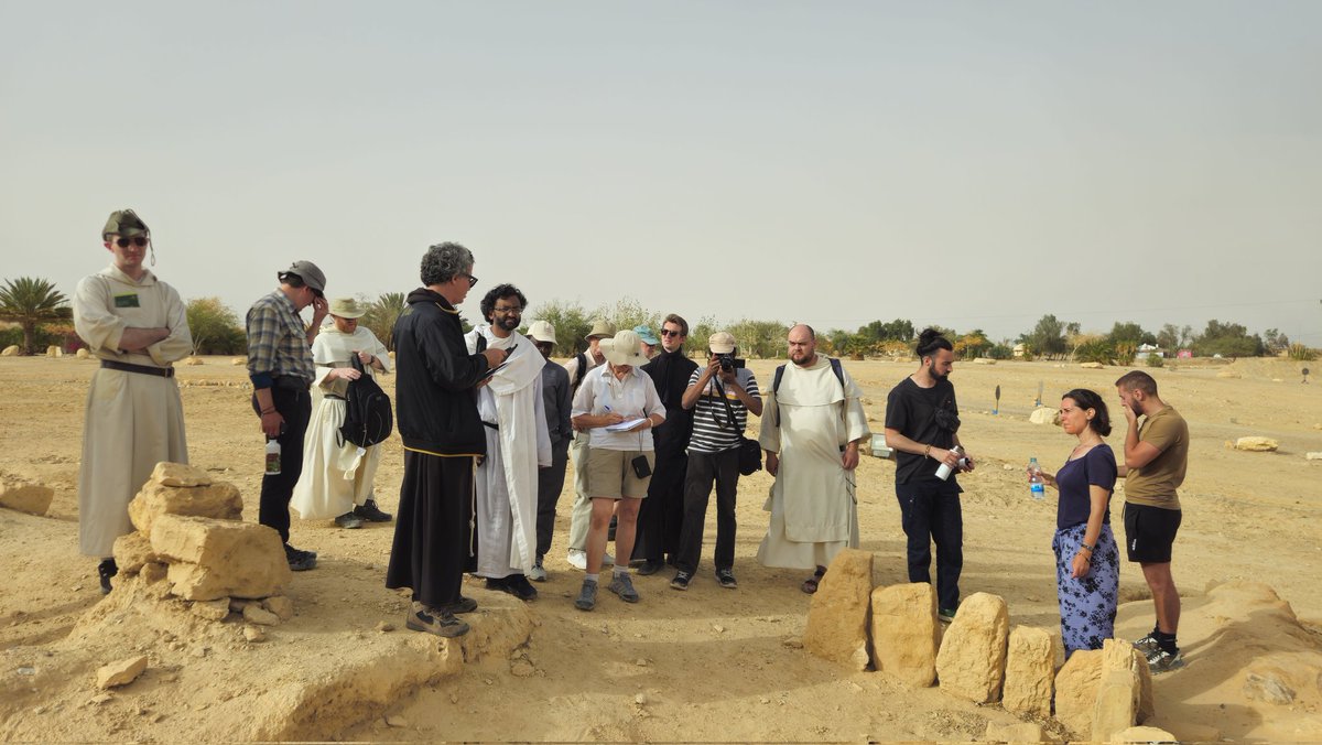 EBAFJerusalem's tweet photo. Âges du bronze et du fer, cours de #topographie à #eingedi #telarad et #hazeva
https://t.co/8R7rZOTgHh
#holyland #bible #archeology #deadsea #bronzeage #ironage #ebafjerusalem https://t.co/A1NqVxdnZN