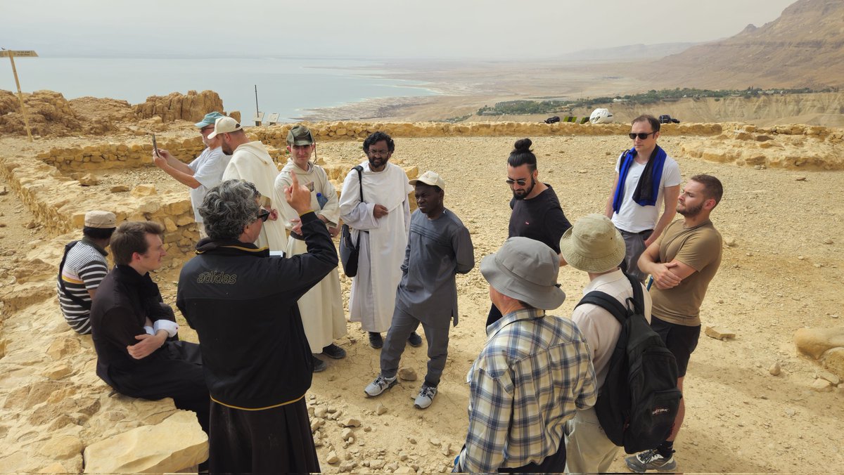EBAFJerusalem's tweet photo. Âges du bronze et du fer, cours de #topographie à #eingedi #telarad et #hazeva
https://t.co/8R7rZOTgHh
#holyland #bible #archeology #deadsea #bronzeage #ironage #ebafjerusalem https://t.co/A1NqVxdnZN