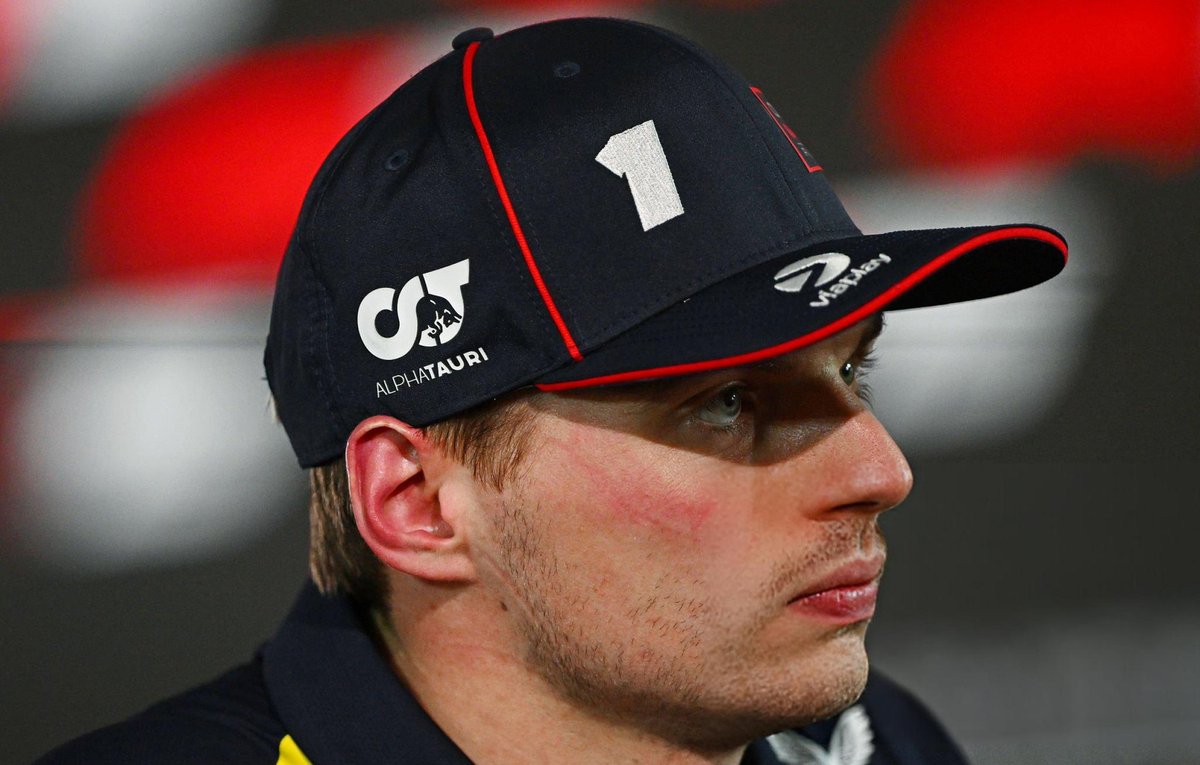 🗣️ | MAX VERSTAPPEN:

🎤: "Estás en la pelea por el mundial?".

MAX: "No".

🥲