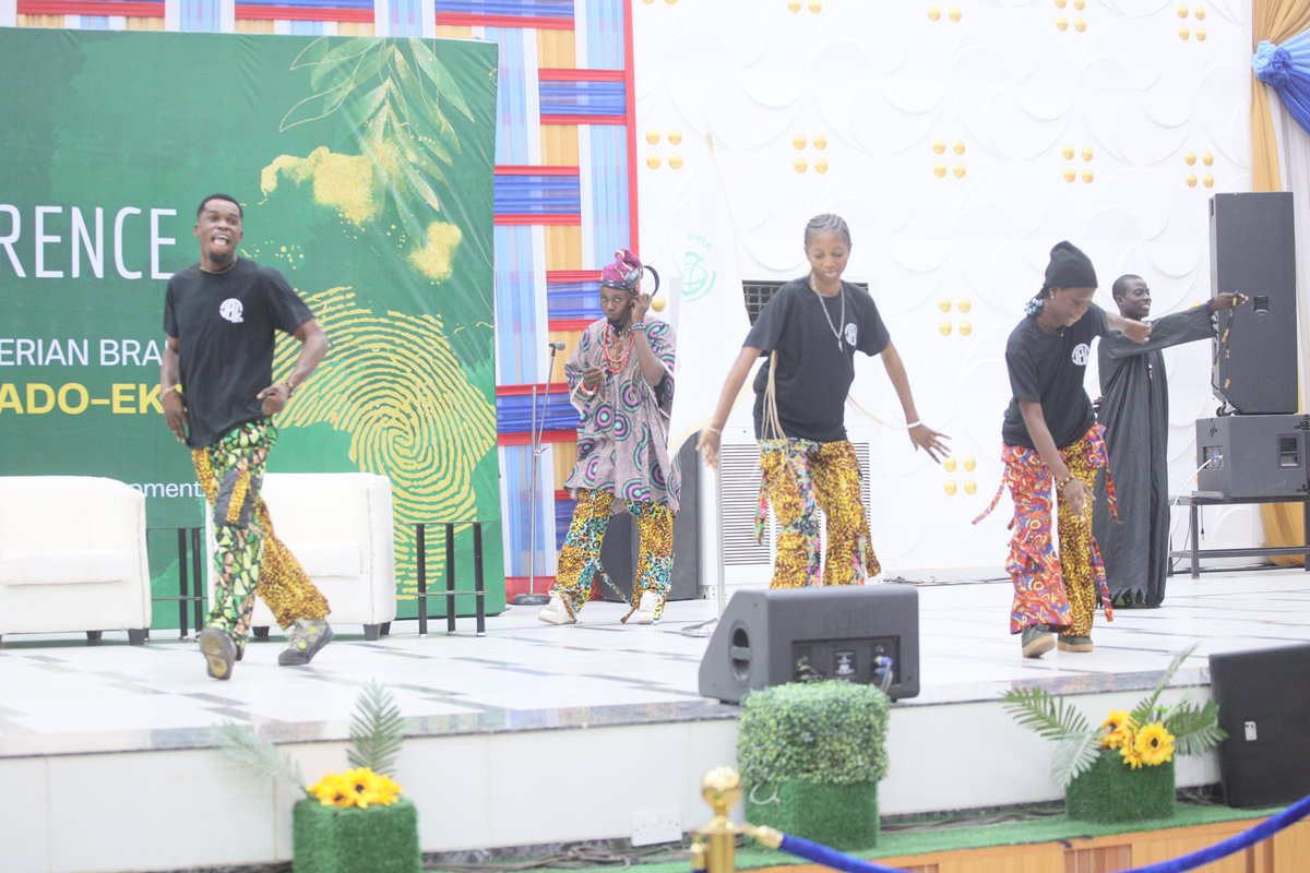 Nigeria_ILA's tweet photo. From cultural displays to insightful welcome remarks, the opening ceremony of the 8th Annual Conference of the @Nigeria_ILA captured the very best of African hospitality and culture. 

Welcome remarks by our amazing host, the Vice Chancellor of @Abuad_Uni, Professor Smaranda Olarinde, opening remarks by the President of ILA Nigeria, Prof. @dsolawuyi and by the Chair of the Conference Planning Committee, Dr. @adenikeakins were followed by the statement of the Executive Governor of Ekiti State, delivered by the Attorney General and Commissioner for Justice, Dayo Apata, SAN, and statement by the  Honourable Minister of Trade, Industry, Regional Integration and Employment of Gambia, and special guest of honour at the event, Hon. Baboucarr Ousmaila Joof, all of which set the stage for the rest of the conference. 

Special thanks to our eloquent compere Oluwadamilola Agbaje ACArb FLMI for her masterful anchoring of the entire conference.