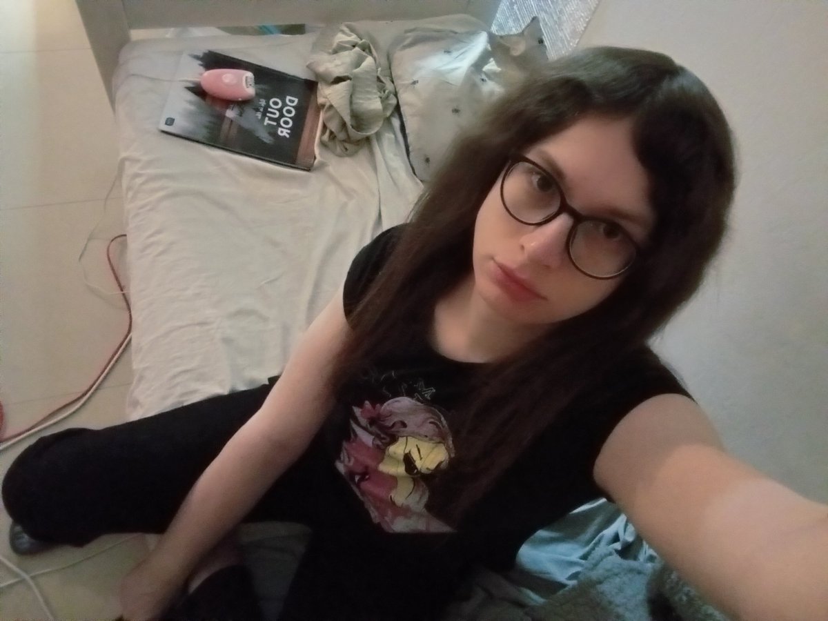 Altermerea's tweet image. Fun fact: in exactly 6 months I will be 32 😔