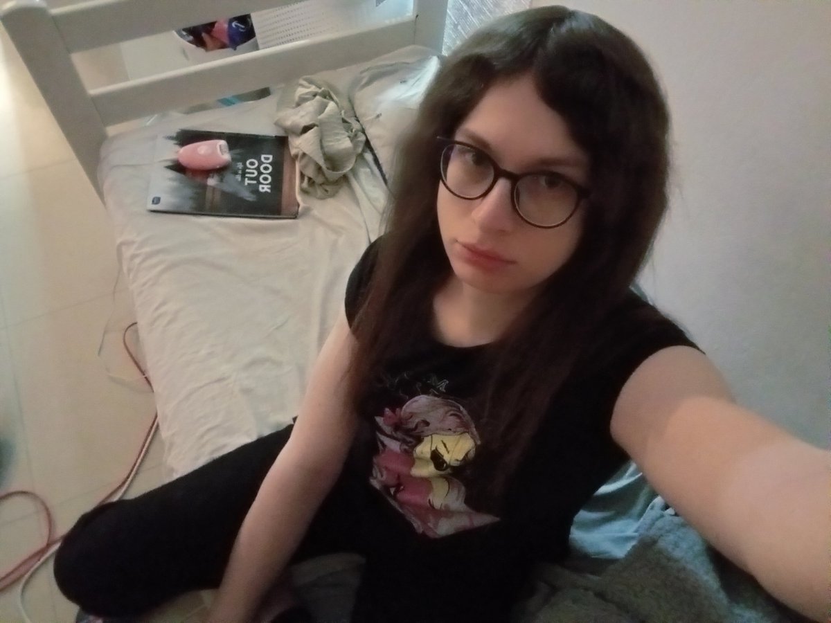 Altermerea's tweet image. Fun fact: in exactly 6 months I will be 32 😔