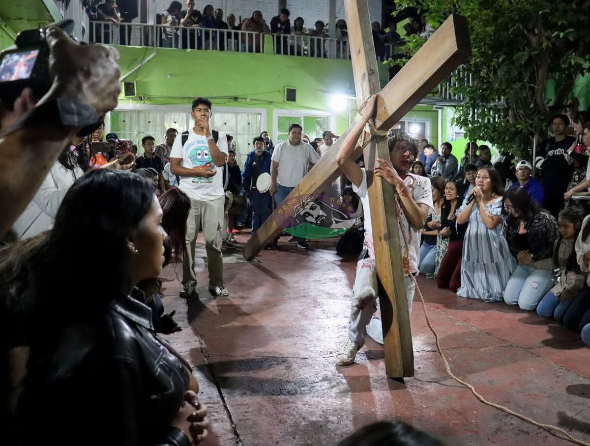 Así se vivió el último ensayo general rumbo a la #182Representación de la Representación de Semana Santa en Iztapalapa, aquí te compartimos algunas fotos 👇