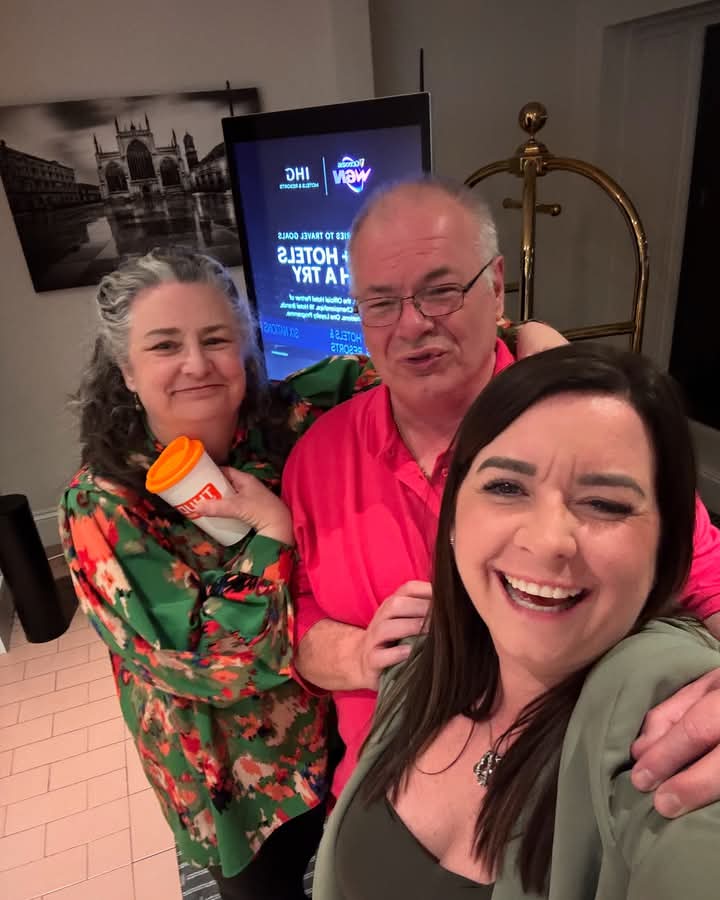 HullsEnterprise's tweet image. Always good to catch up with our friends and partners from @MicroBizA - @IanCassMD @YIBScarborough this time @THUDYorkshire as we all heard from three aspiring young entrepreneurs pitch from @Hullccnews youth enterprise programme @MCFCinHull &amp;amp; some of Mayoral Candidates for H&amp;amp;EY