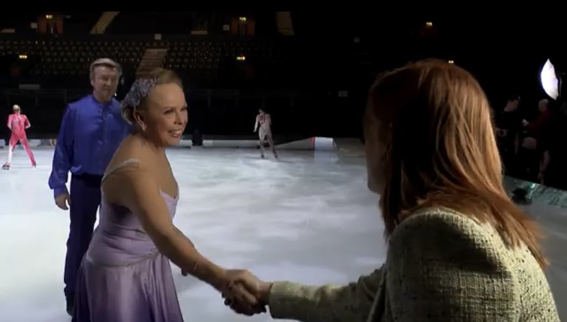 Amazing to meet ice skating legends Jayne Torvill and Christopher Dean yesterday as they begin their farewell tour. Full report for <a href="/itvnews/">ITV News</a> now on <a href="/ITVX/">ITVX</a> 

itv.com/watch/itv-even…