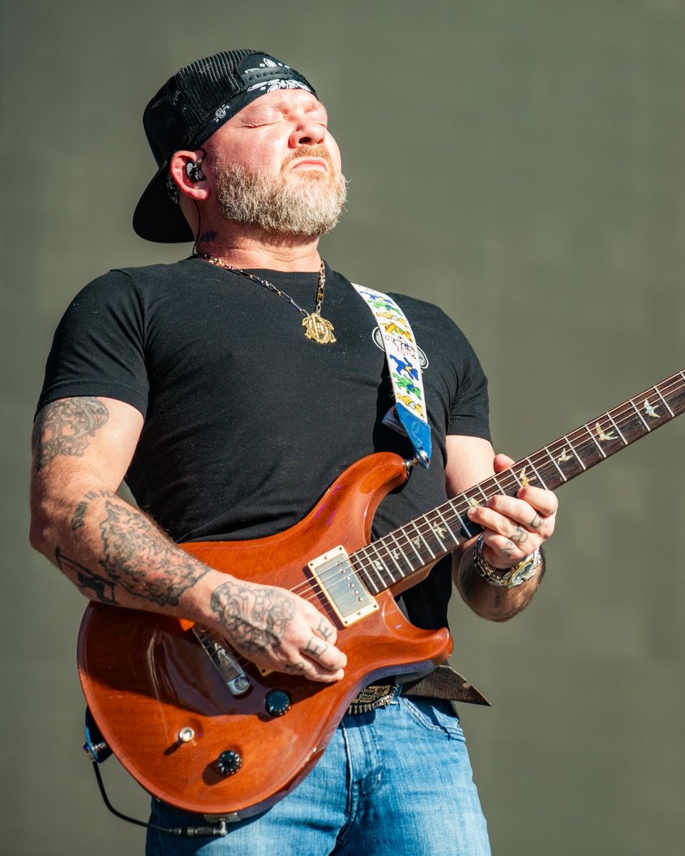 Stoney LaRue performing at "The Boys From Oklahoma!"   🤘📷: @alivecoverage