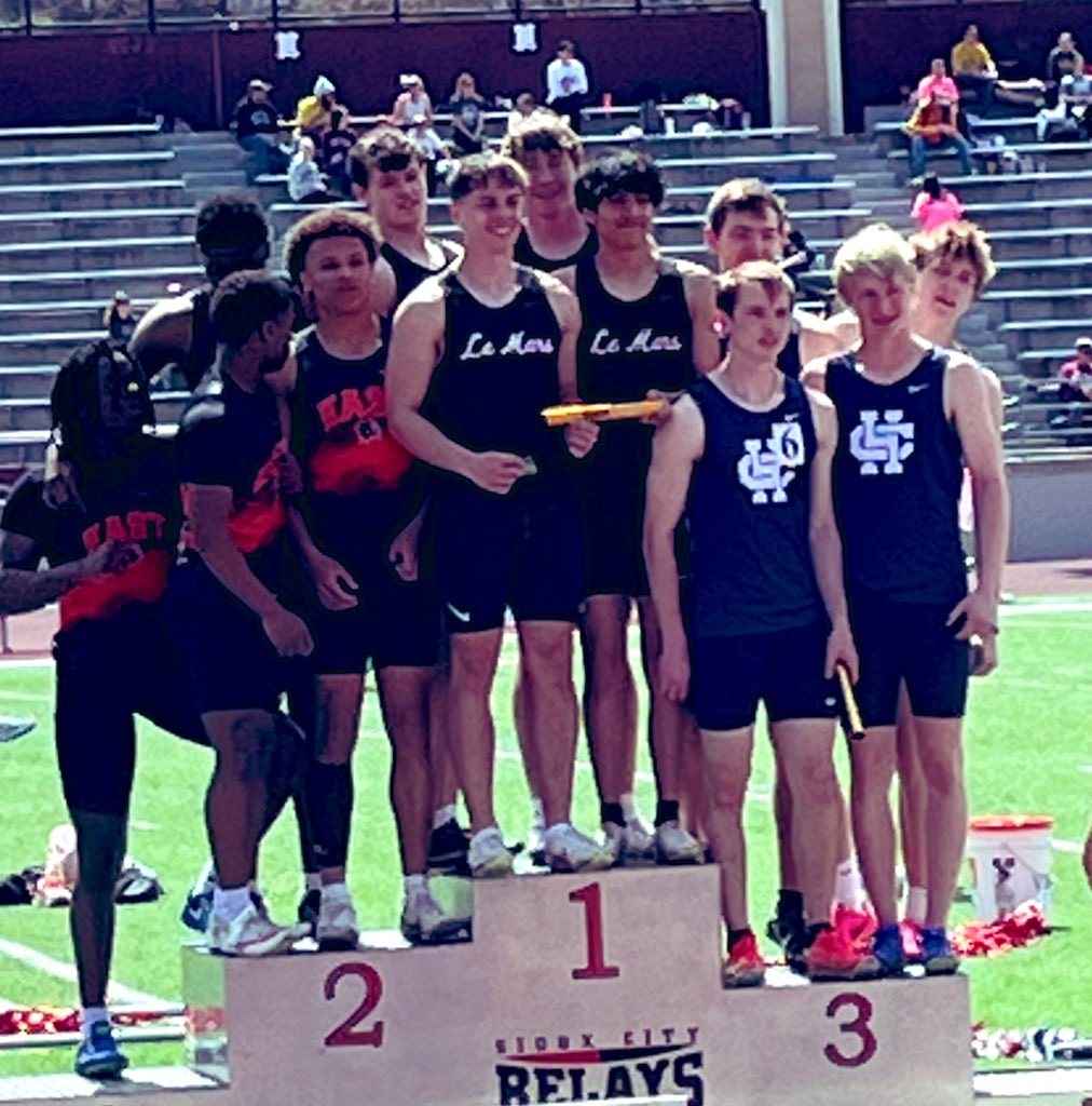 4x200M Relay of J. Sitzmann, T. Augustine, T. Murphy, and I. Beltran run a season best 1:31.63 to finish 1st.