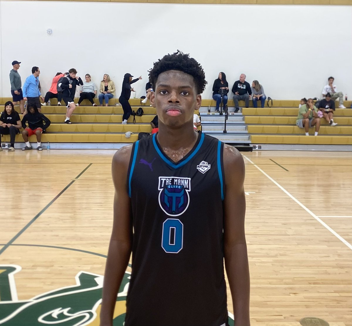 Shun Williams (@ontheradarhoops) on Twitter photo Tre Mann elite’s Jeremiah Jones is a quick shifty guard that is dangerous from range.
He also excels at attacking gaps in the defense in order to create for himself and his teammates.
📌:
<a href="/RossVDG14/">Ross Van De Griek</a>
<a href="/jeremiahjones_0/">Jeremiah Jones</a>
<a href="/Tme904_2027/">TreMannElite904_2027</a> Tre Mann elite’s Jeremiah Jones is a quick shifty guard that is dangerous from range.
He also excels at attacking gaps in the defense in order to create for himself and his teammates.
📌:
<a href="/RossVDG14/">Ross Van De Griek</a>
<a href="/jeremiahjones_0/">Jeremiah Jones</a>
<a href="/Tme904_2027/">TreMannElite904_2027</a>
