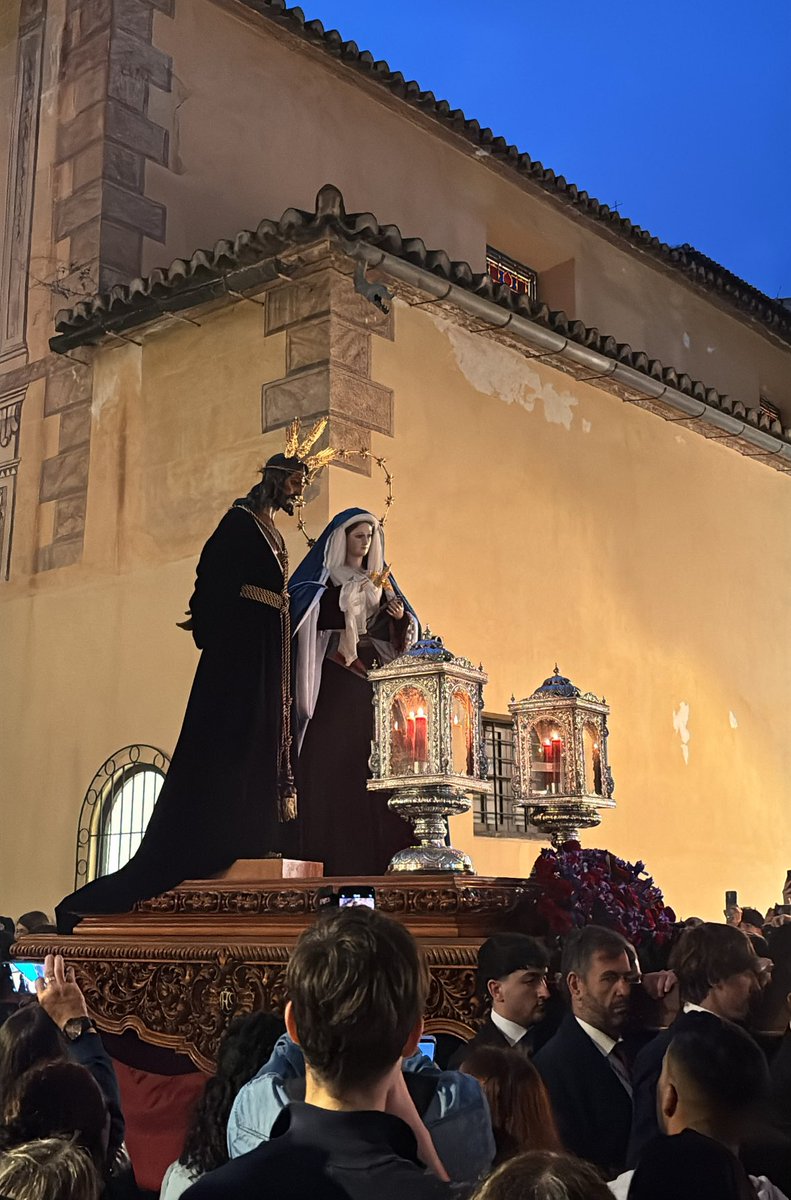 ‼️ El traslado de la Sentencia avanza por calle Granada, último traslado de esta semana de pasión
#CofradiasMLG