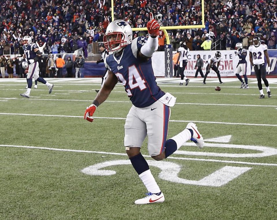 JusMe___'s tweet photo. The Patriots have always been blessed at the cornerback position.

• Ty law
• Asante Samuel 
• Darrell Revis 
• Stephon Gilmore 
• JC Jackson 
• Christian Gonzalez https://t.co/Um5dX8rAEe