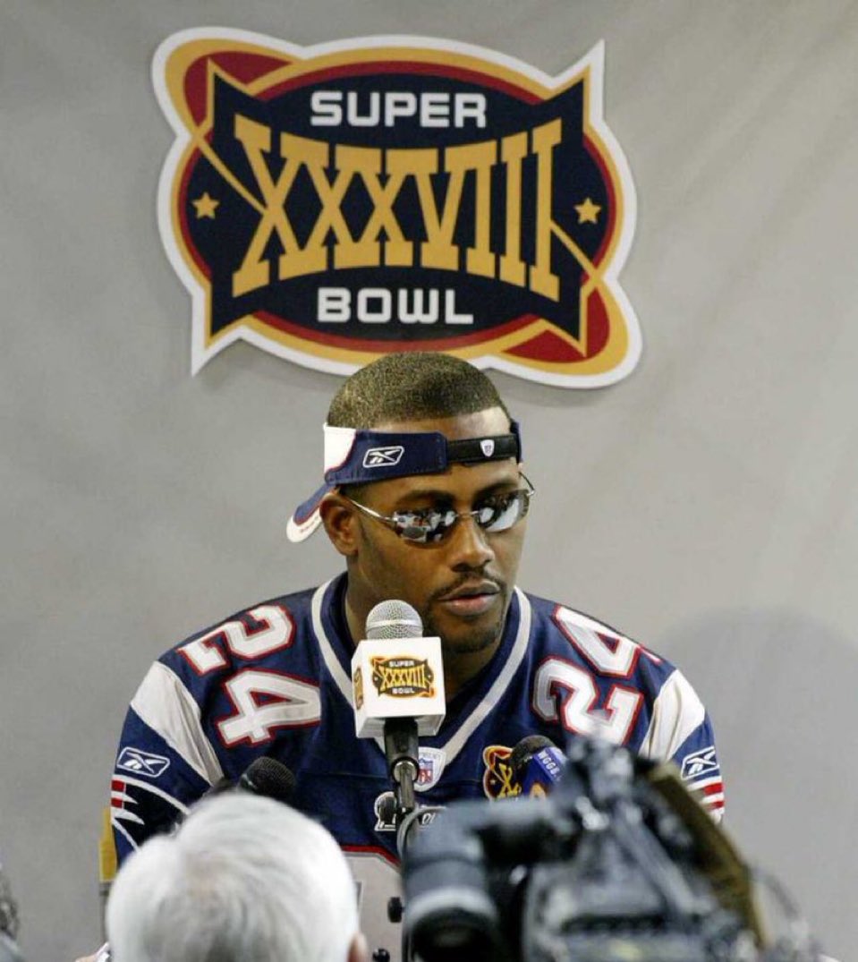 JusMe___'s tweet photo. The Patriots have always been blessed at the cornerback position.

• Ty law
• Asante Samuel 
• Darrell Revis 
• Stephon Gilmore 
• JC Jackson 
• Christian Gonzalez https://t.co/Um5dX8rAEe
