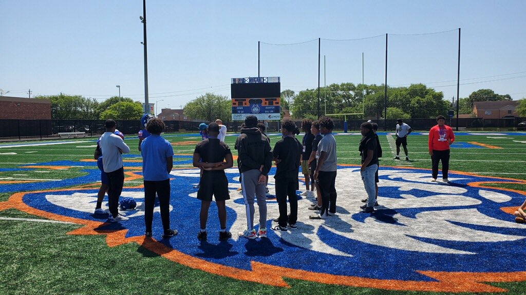 AYDIN āJUICEā EDISON C/O 26ā NICKEL/OLB (@aydinedison) on Twitter photo Had a great time at HCU, thank yāall for the invite and words of advice/ knowledge <a href="/DickinsonFB/">DHSGatorFB</a> <a href="/HCUCoachBachtel/">Coach Jason Bachtel</a> <a href="/Coach_Hinshaw/">Roger Hinshaw</a> <a href="/CoachPetty_/">Jonathan Petty</a> <a href="/krisss1_/">Kris Collins</a> <a href="/1aedisonjr/">Anthony Edison</a> Had a great time at HCU, thank yāall for the invite and words of advice/ knowledge <a href="/DickinsonFB/">DHSGatorFB</a> <a href="/HCUCoachBachtel/">Coach Jason Bachtel</a> <a href="/Coach_Hinshaw/">Roger Hinshaw</a> <a href="/CoachPetty_/">Jonathan Petty</a> <a href="/krisss1_/">Kris Collins</a> <a href="/1aedisonjr/">Anthony Edison</a>