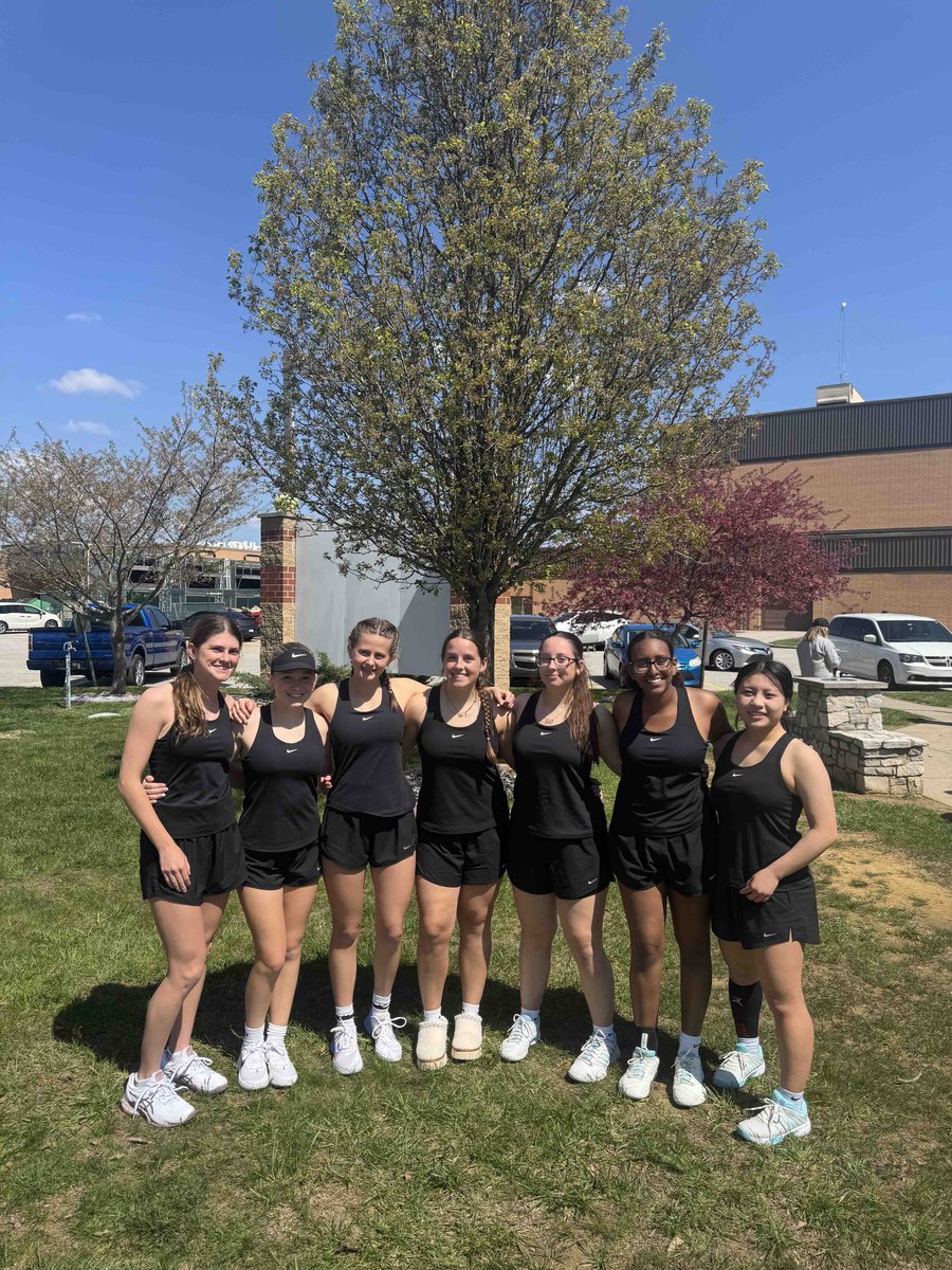 ahstennis_girls's tweet photo. Go ahead and call it a trend. 

Play. Win. 
Play. Win. 
Play. Win. 

AHS Varsity 4-1 over Greencastle to go 3-0 for the weekend. https://t.co/Ba3pxT1CP0