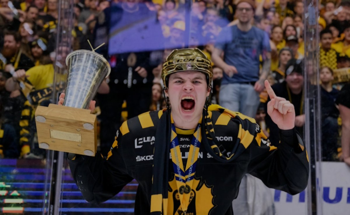 MattiasPerss0n's tweet photo. Tack för allt Axel!
67p på 132 matcher som 20 åring!
Talanger som dig får man sällan se så länge i Svensk Hockey!

Åk över och visa amerikanarna vad du går för Axel!

På återseende #5 💛🖤✨️ https://t.co/bNT3mYnf6r