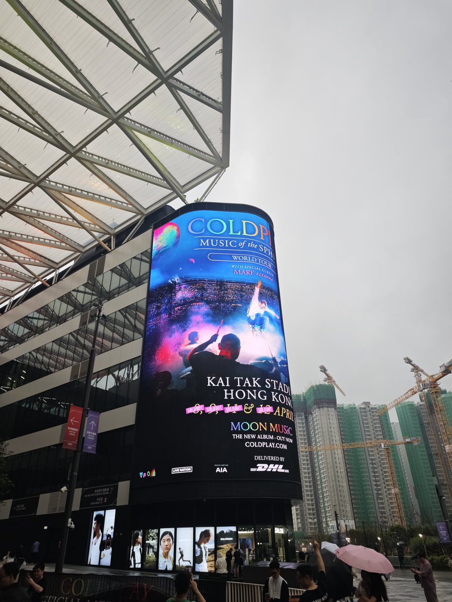 YuRan112233's tweet photo. #ColdplayHongKong Scalpers are crazy and the prices are always high. https://t.co/SwY0ntRoJG