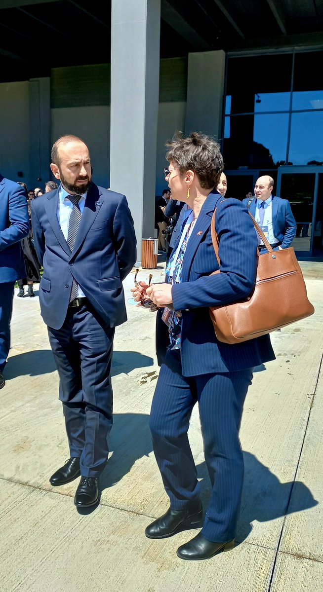 Échanges sur la situation regionale avec <a href="/AraratMirzoyan/">Ararat Mirzoyan</a> en marge du <a href="/AntalyaDF/">Antalya Diplomacy Forum</a> 🇨🇵🇹🇷🇦🇲
#meet4diplomacy