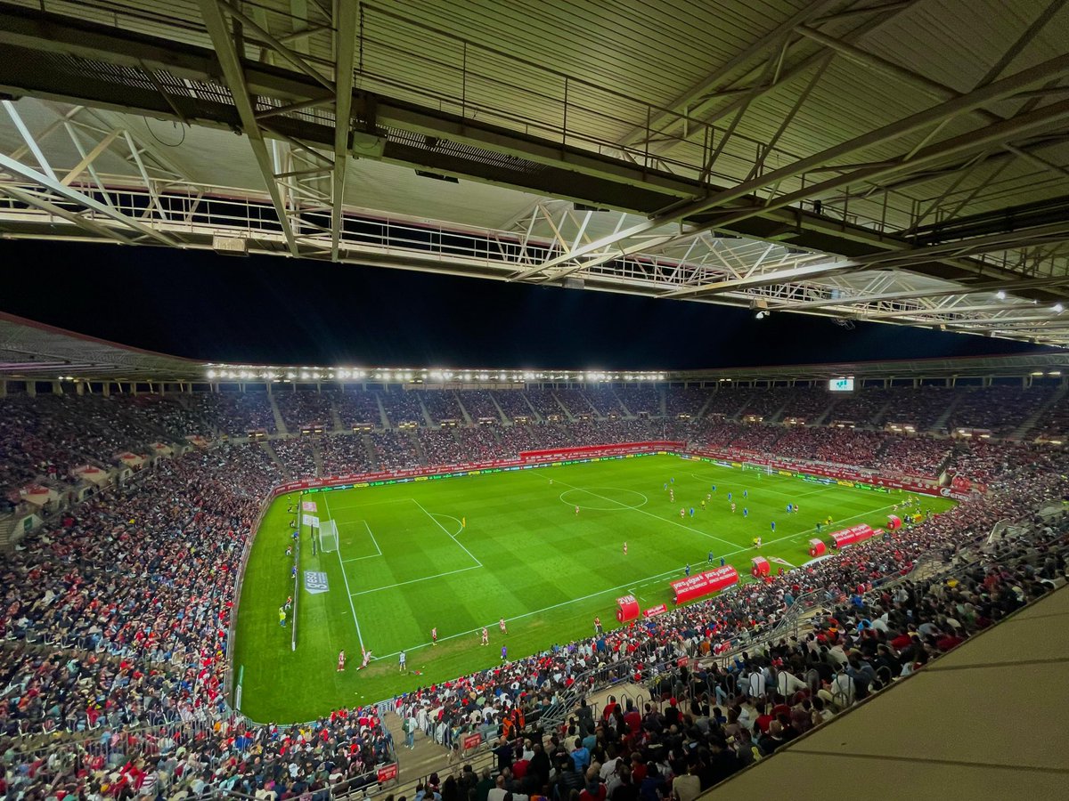 Por poner en contexto lo de la afición del <a href="/realmurciacfsad/">Real Murcia CF</a> 

Excluyendo la Primera División, los 29.920 espectadores de esta noche en Murcia, suponen la mejor asistencia a un estadio de nuestro país esta temporada.

Ningún equipo de #LaLigaHypermotion ha llegado a esa cifra.