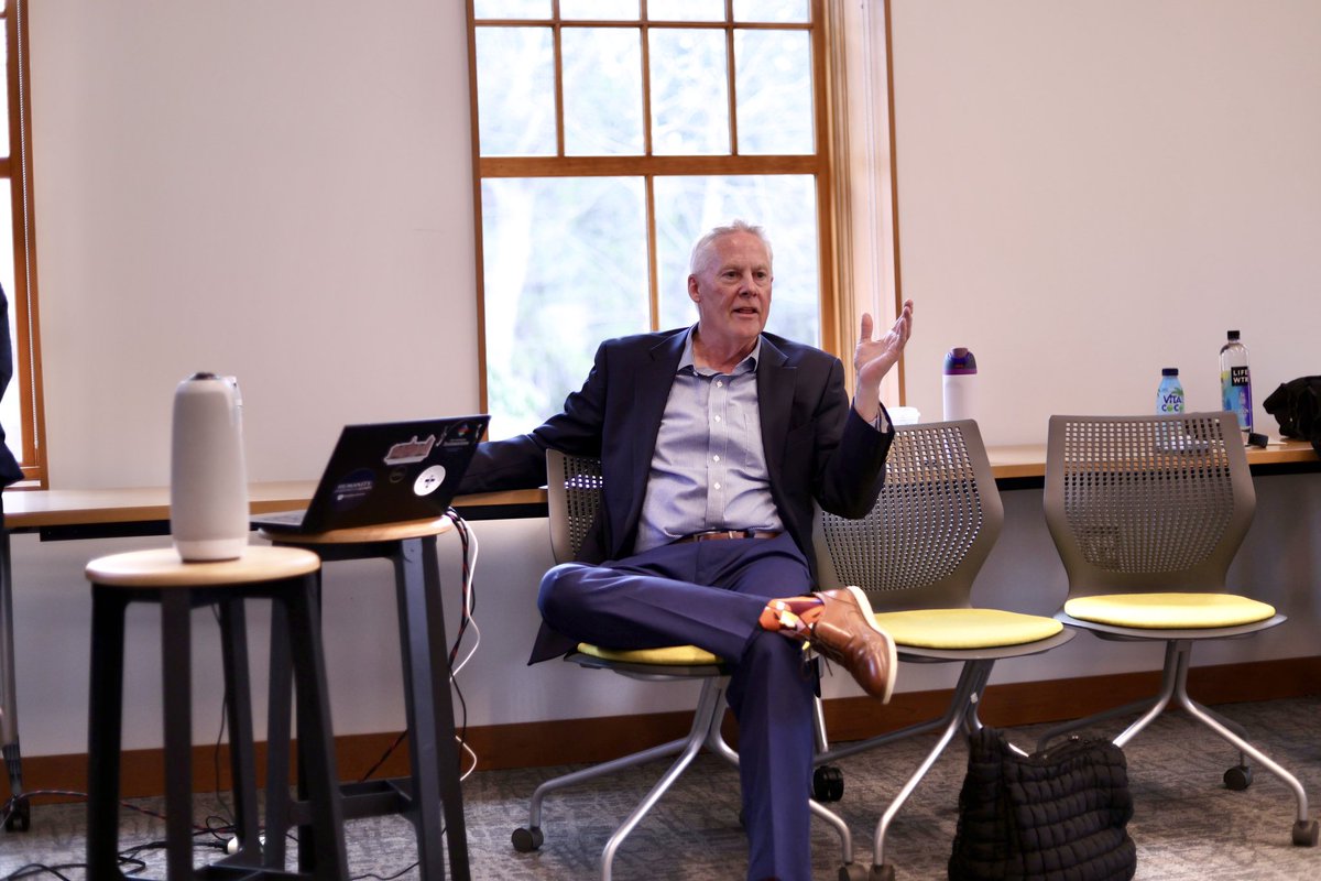 STAHumanities's tweet photo. Yesterday, we went back to the Middle Ages! 🏰

Prof. Henley presented on “We’re the Middle Ages as medieval as we think?”

#saintanselm #saintanselmcollege #saintanselmhumanities #grapponehumanitiesinstitute #comefridayforum 

@SaintAnselm https://t.co/HsFvBtKgLx