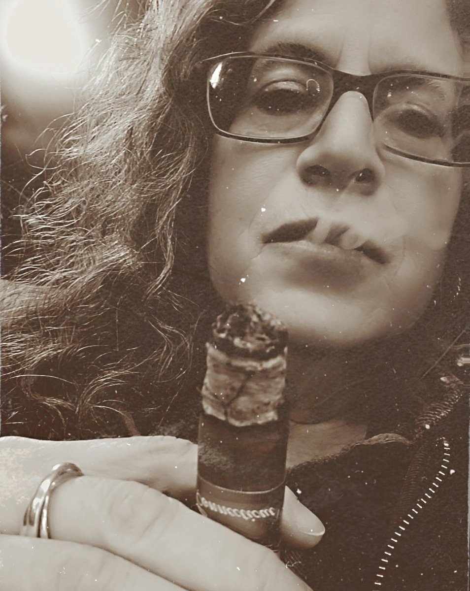 Feelin' artsy...