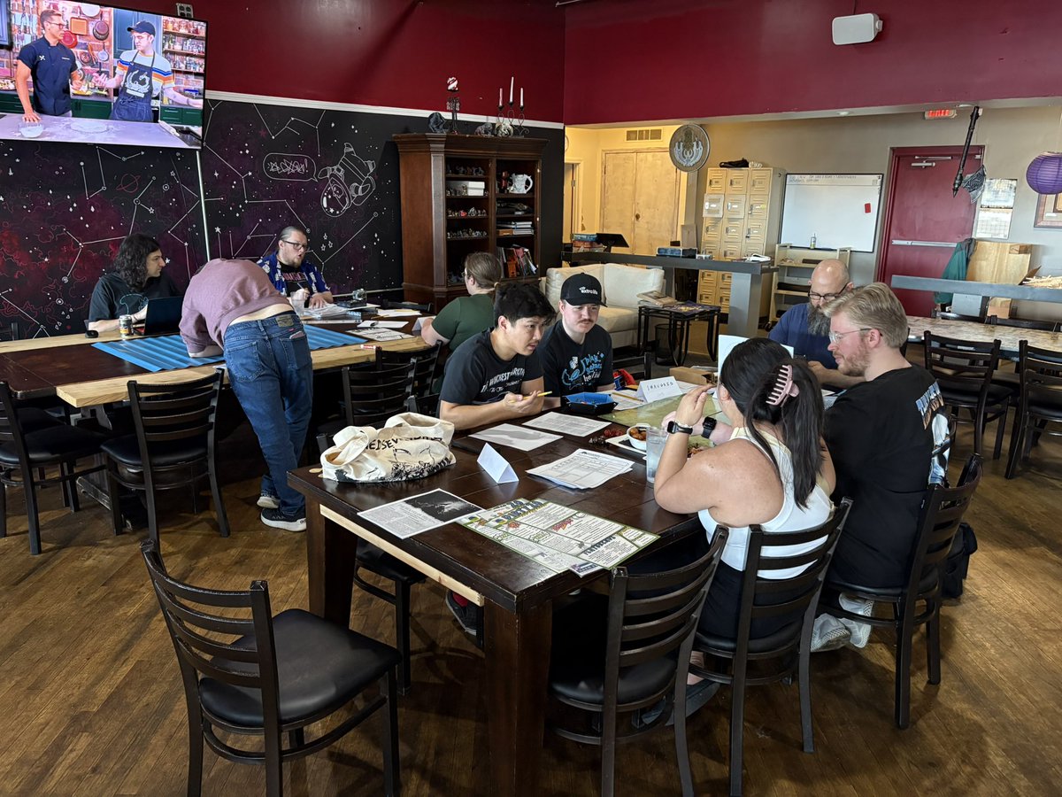 Playing some D&amp;D at Dirty Twenty for #tabletopapprecitationweekend for @ExtrLife4Kids ! 

Click the link below and donate $5 to mess with their games! Anything from an Extra Life to a random monster encounter!

extra-life.org/index.cfm?fuse…
