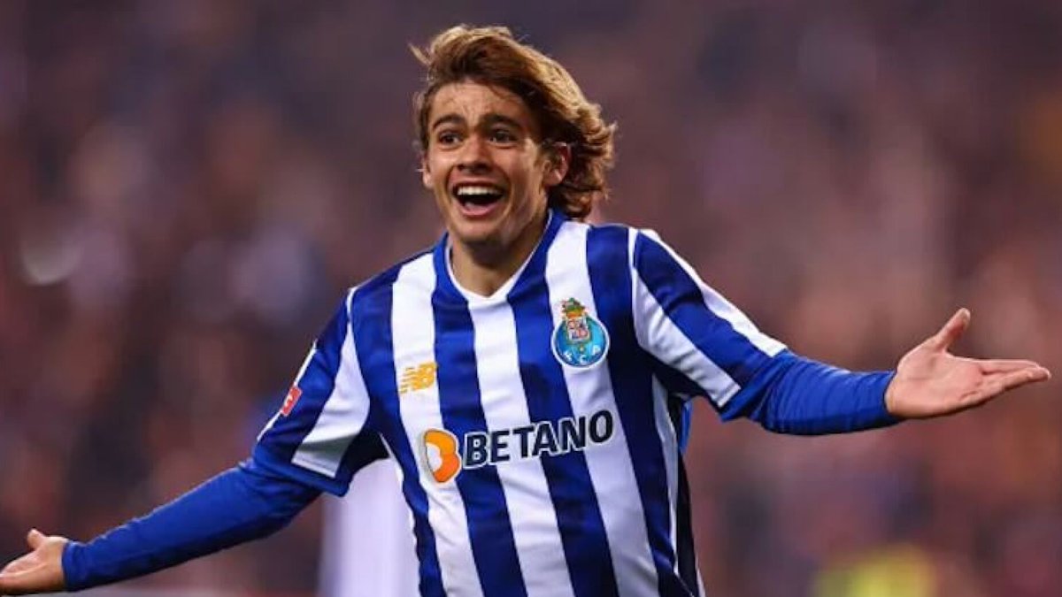 porto_depre's tweet image. MEU DEUS DO CEU RODRIGO MORA QUE GOLAÇO

DIFERENCIADO