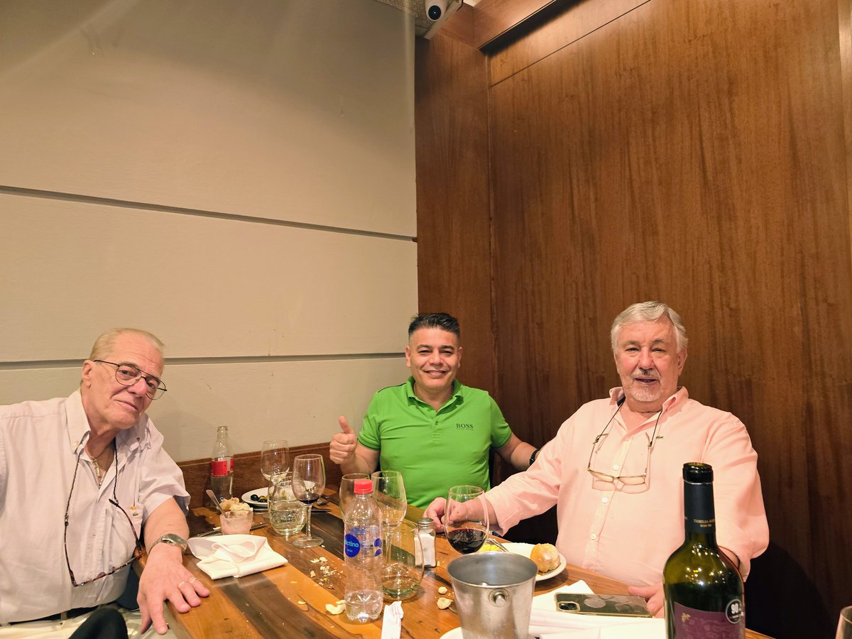 🇦🇷🇨🇱 Gran momento con dos amigos <a href="/MikeiBRU14/">Michael Bru Consultor de Economía Finanzas, GeoPo.</a> y <a href="/AlbertKills1/">Alberto Mata 💜🇦🇷</a> libertarios en diciembre del 2024 ya iniciamos la argentina del 2025-2026 

Con un mundo en estanflacion si argentina compraba tiempo y garantizaba seguridad y justicia en general el crecimiento era un tema de tiempo