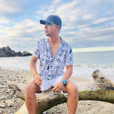 SalasJoseGrego's tweet photo. #NuevaFotoDePerfil https://t.co/MAWQ3irYt3