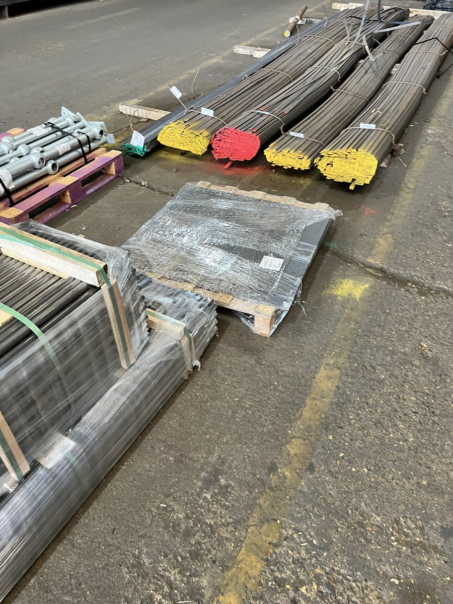 Orders ready for delivery, laser parts, plates, handrails, engineering bars, profiles.
Everything from your local steel stockholder.