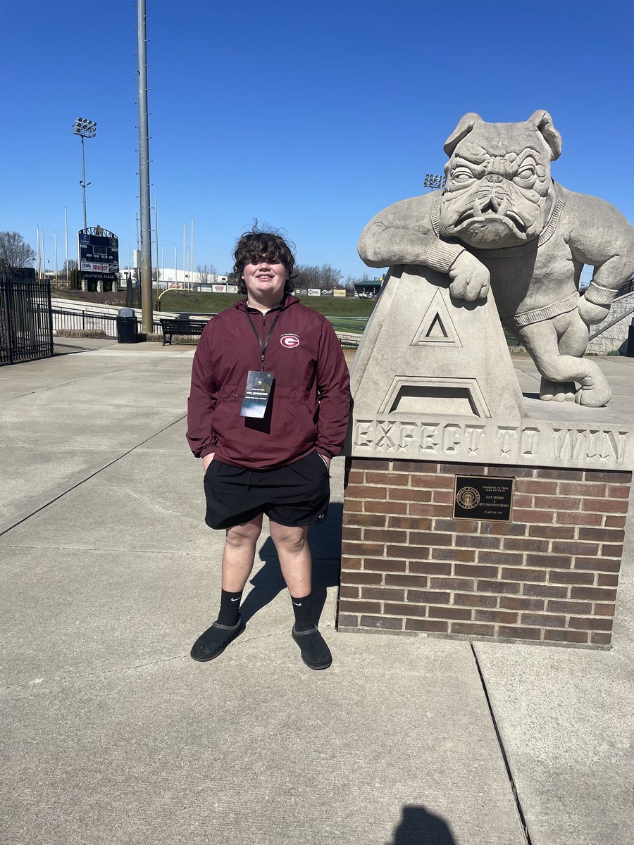 EricMessenger10's tweet photo. Thank you @CoachKnollman for the junior day football practice visit!! Had an amazing time at Adrian College. #adrian #college https://t.co/rXKsHrfgJv