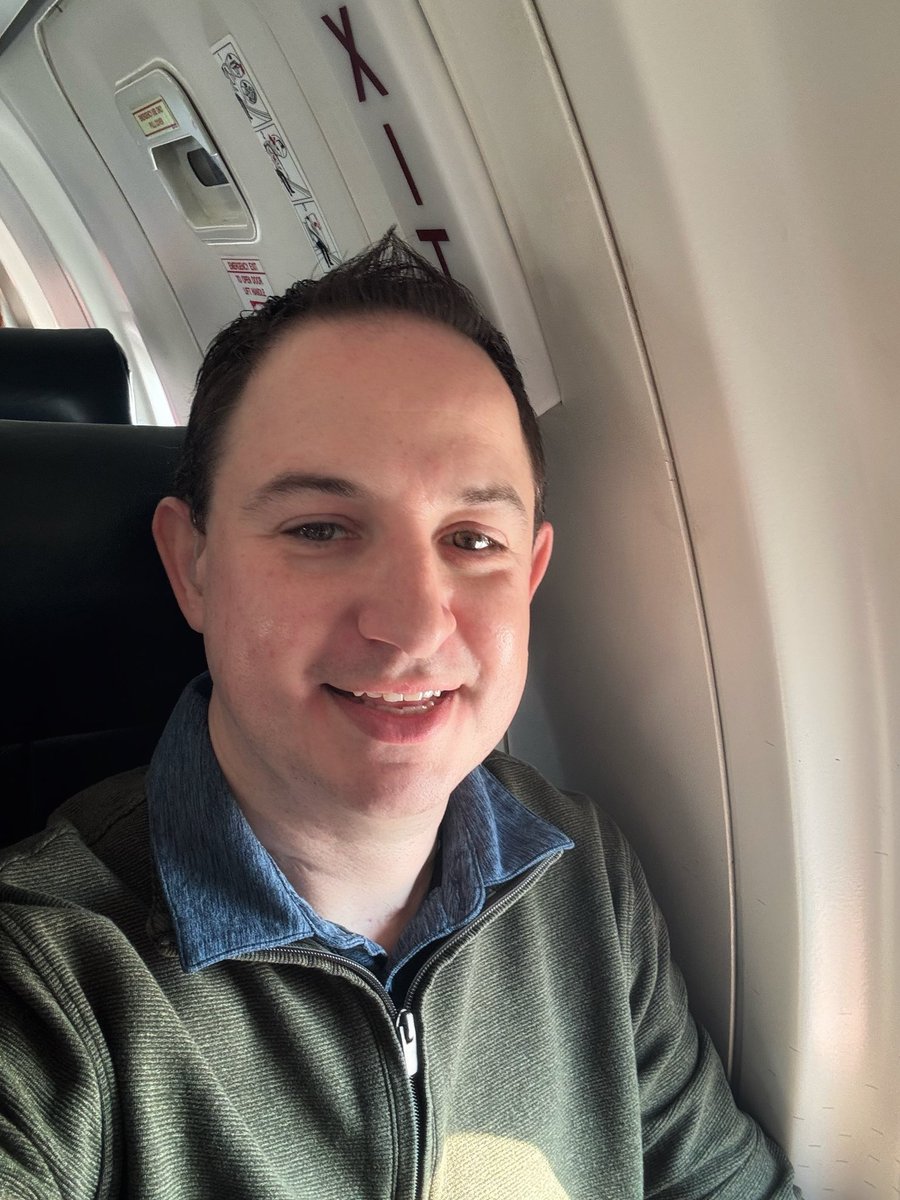 atrude777's tweet photo. It’s been over a month since I’ve flown but back into the skies! ✈️
Airplane Saturday Selfie for the win!
#travel #weekendtrip #airplaneselfie #timetofly #avgeek #avnerd https://t.co/TXg1RwNnlN