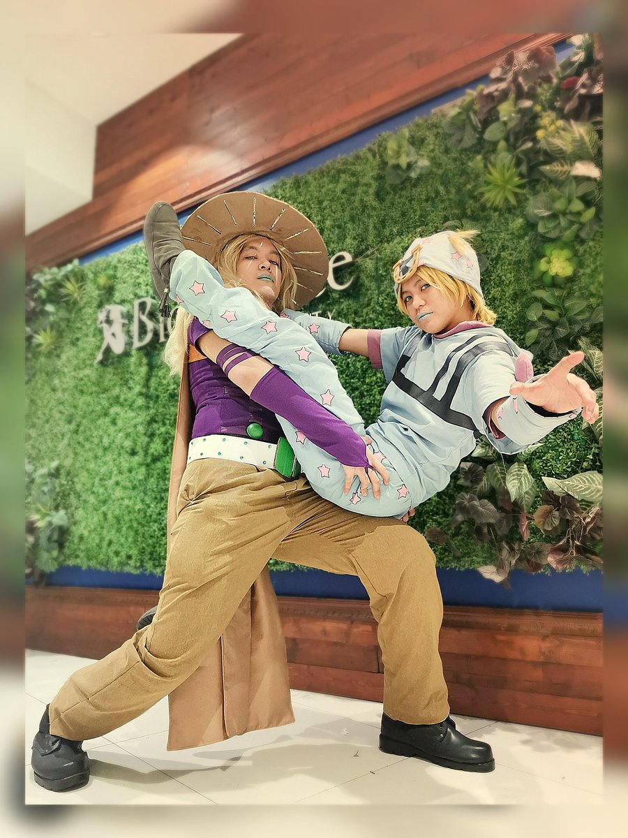 DestinyXIII's tweet photo. so happy for the #steelballrun anime announcement‼️😭💖

throwback to when we cosplayed them in 2022 🫶🏻

#johnnyjoestar #gyrozeppeli #cosplay #JJBA #cosplay https://t.co/cCHLAr3TQ6