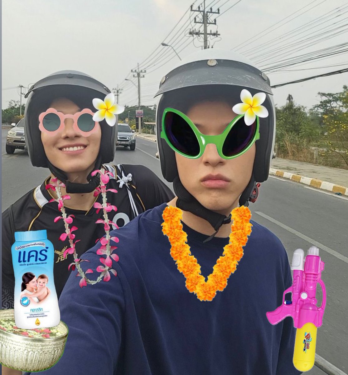 skyVfah's tweet photo. ใครเจอสองคนนี้ ฝากบอกให้เอาหมวกกันน็อคมาคืนที่ปากซอยทีนะคะ #สงกรานต์ทิพย์กับสกายนานิ https://t.co/G0vbrhoPom