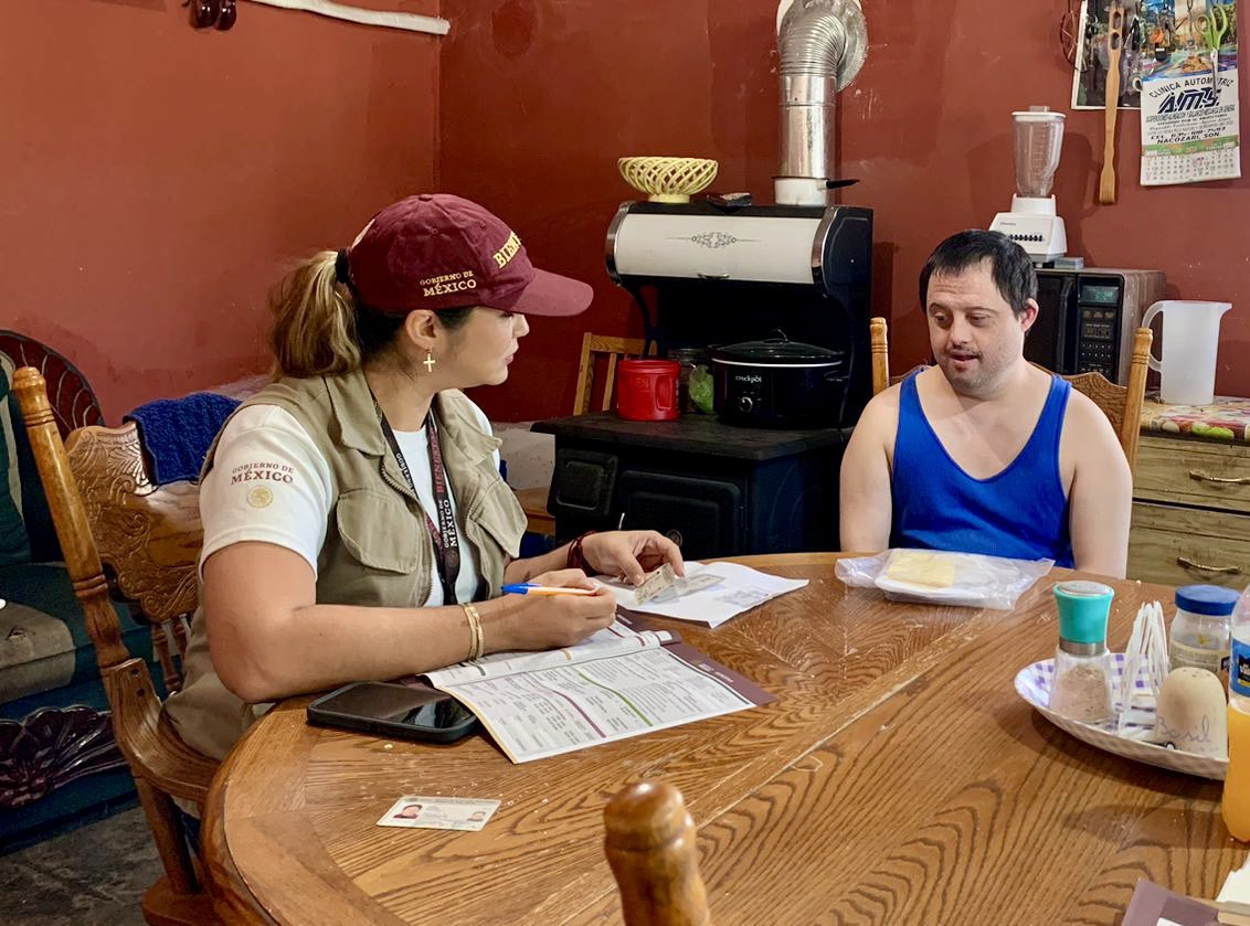 📍#Sonora | A través del #CensoSaludBienestar, las y los Servidores de la Nación recorren todo el #México para visitar en sus hogares a #AdultosMayores y #PersonasConDiscapacidad. Durante estas visitas aplican un cuestionario de salud que permitirá llevar atención médica