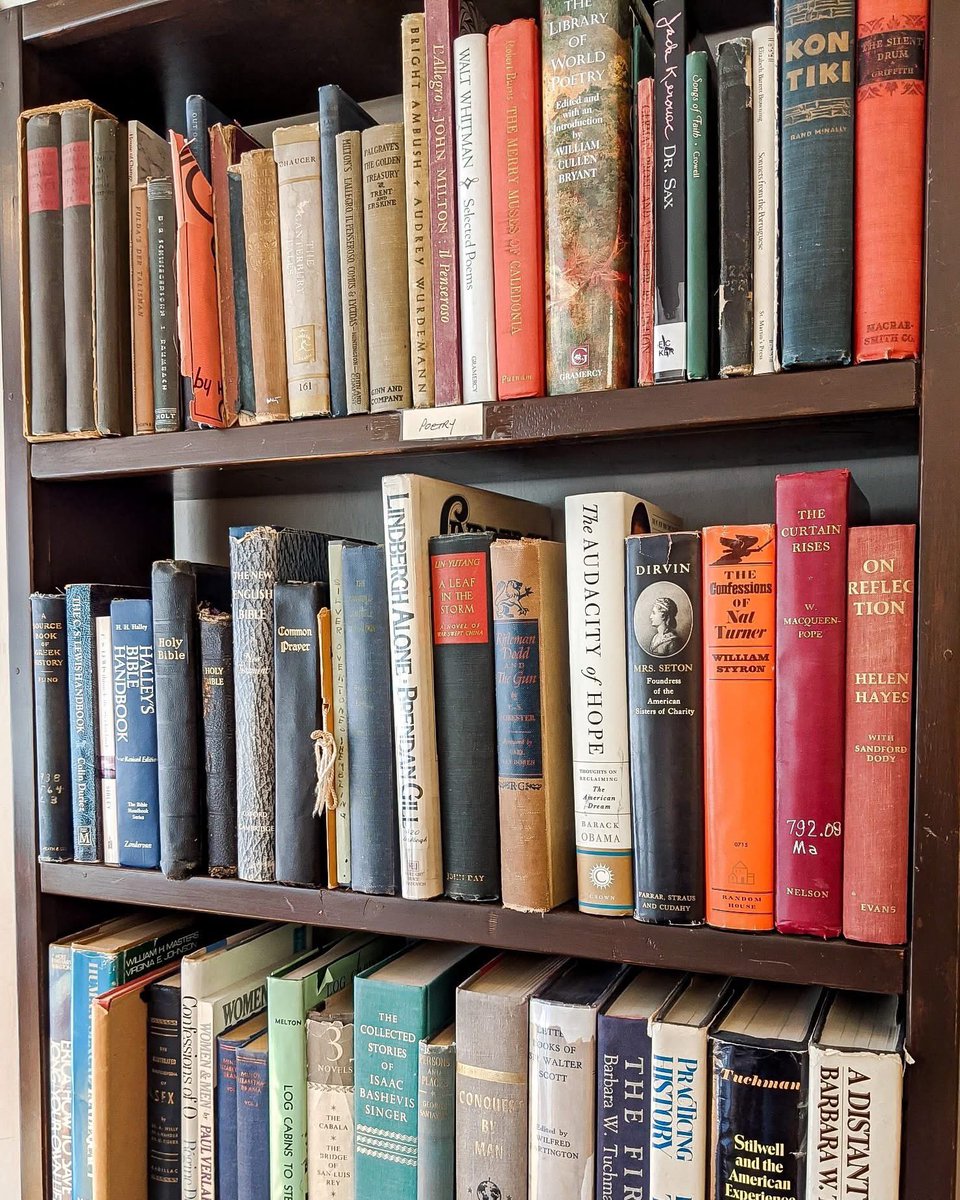 Some of the best things in life are old, loved, and rescued ✨

📍  Sycamore Antiques - 321 W State Street, Sycamore